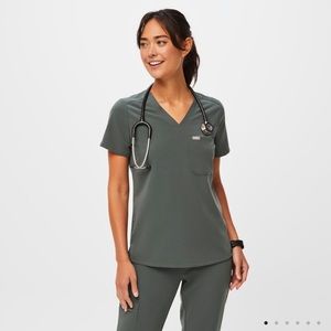FIGS Bonsai Catarina One-Pocket Scrub Top